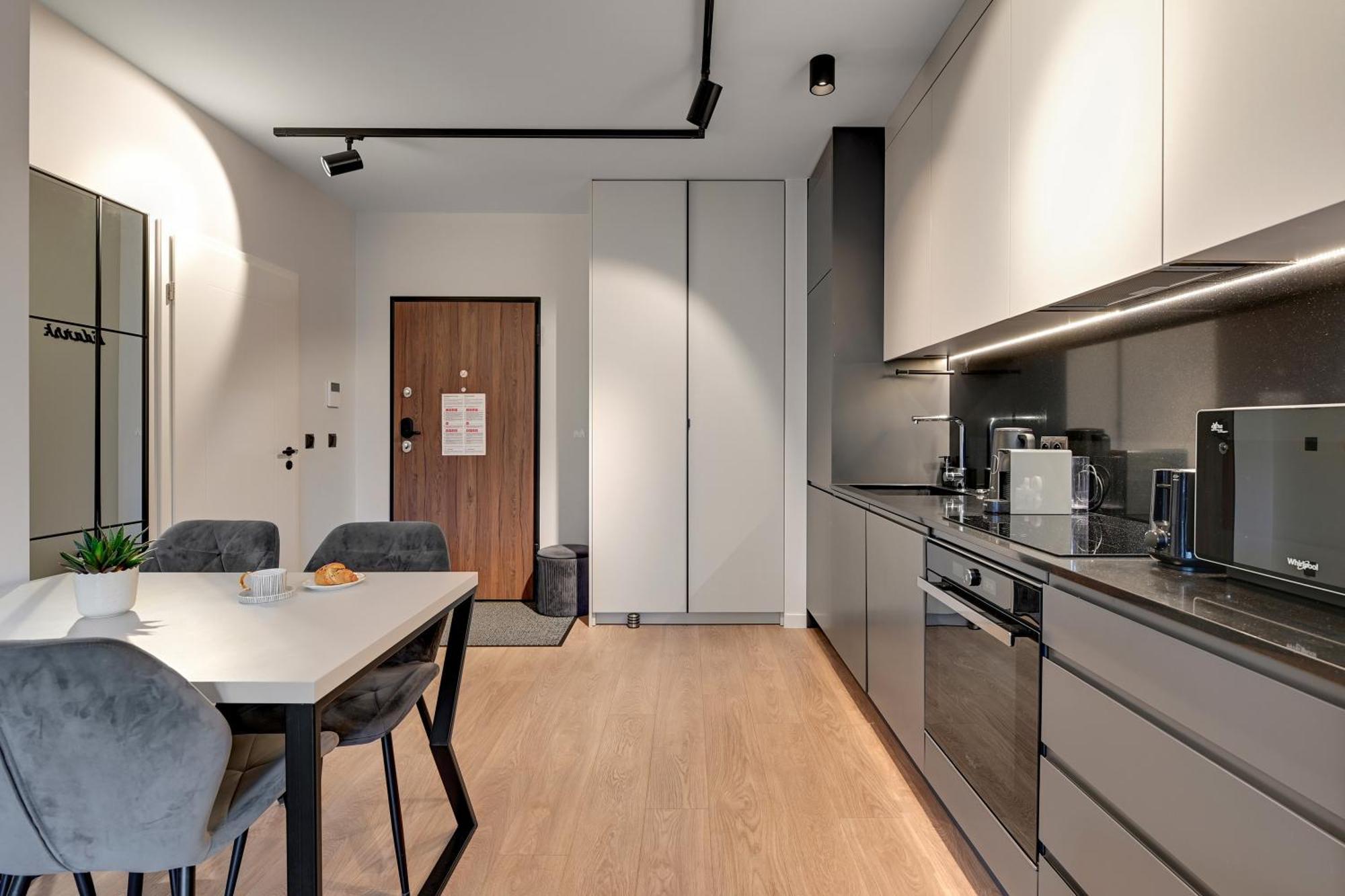 Scala City Center Premium Studios By Lion Apartments กดัญสก์ ภายนอก รูปภาพ